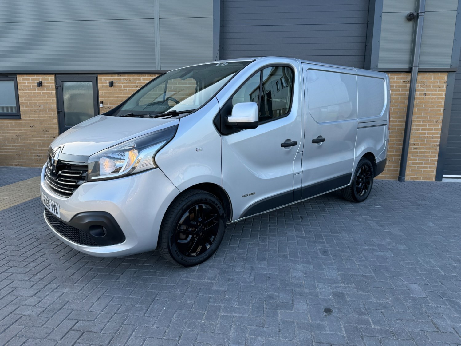 Renault Trafic Listing Image