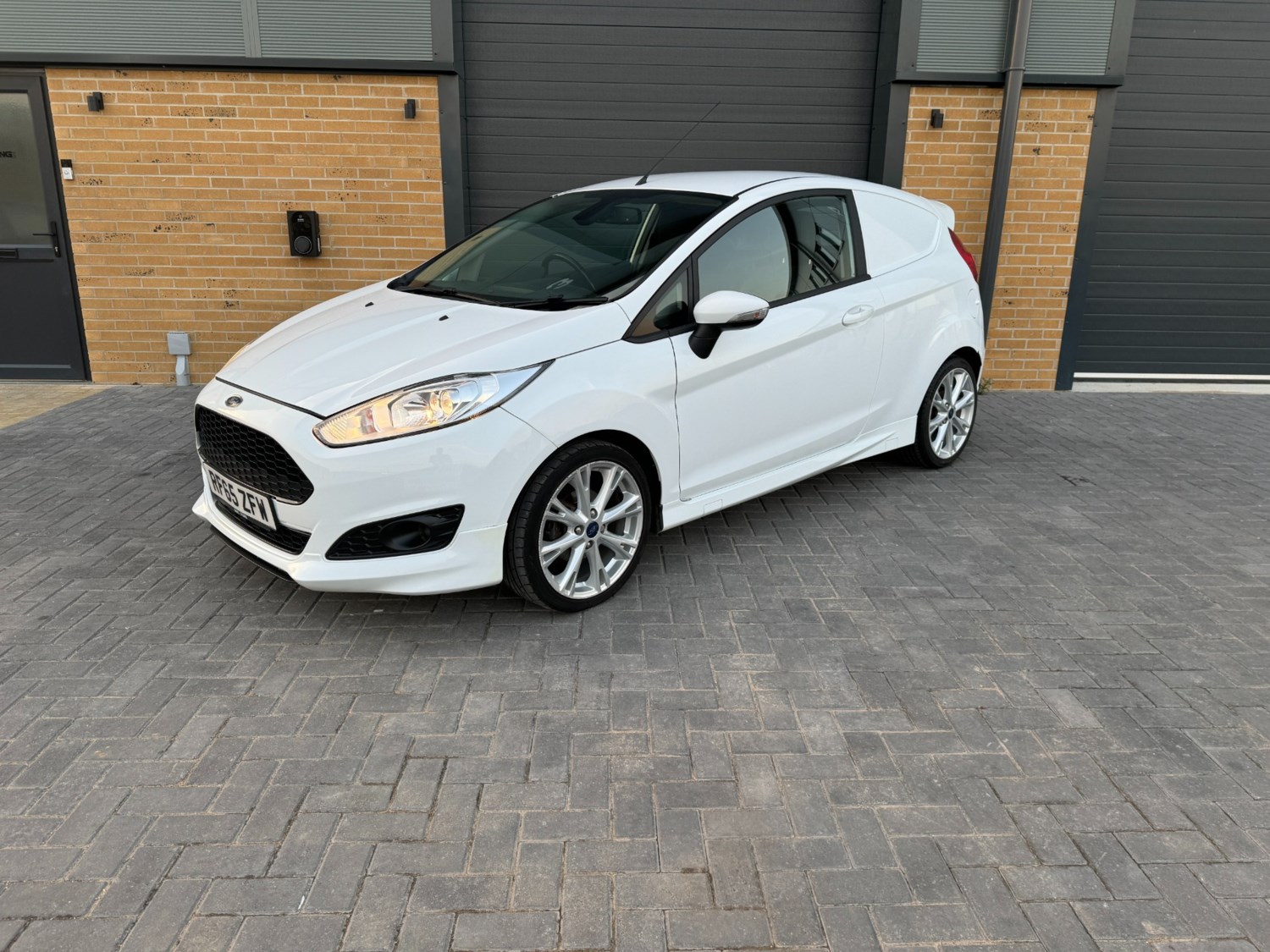 Ford Fiesta Listing Image