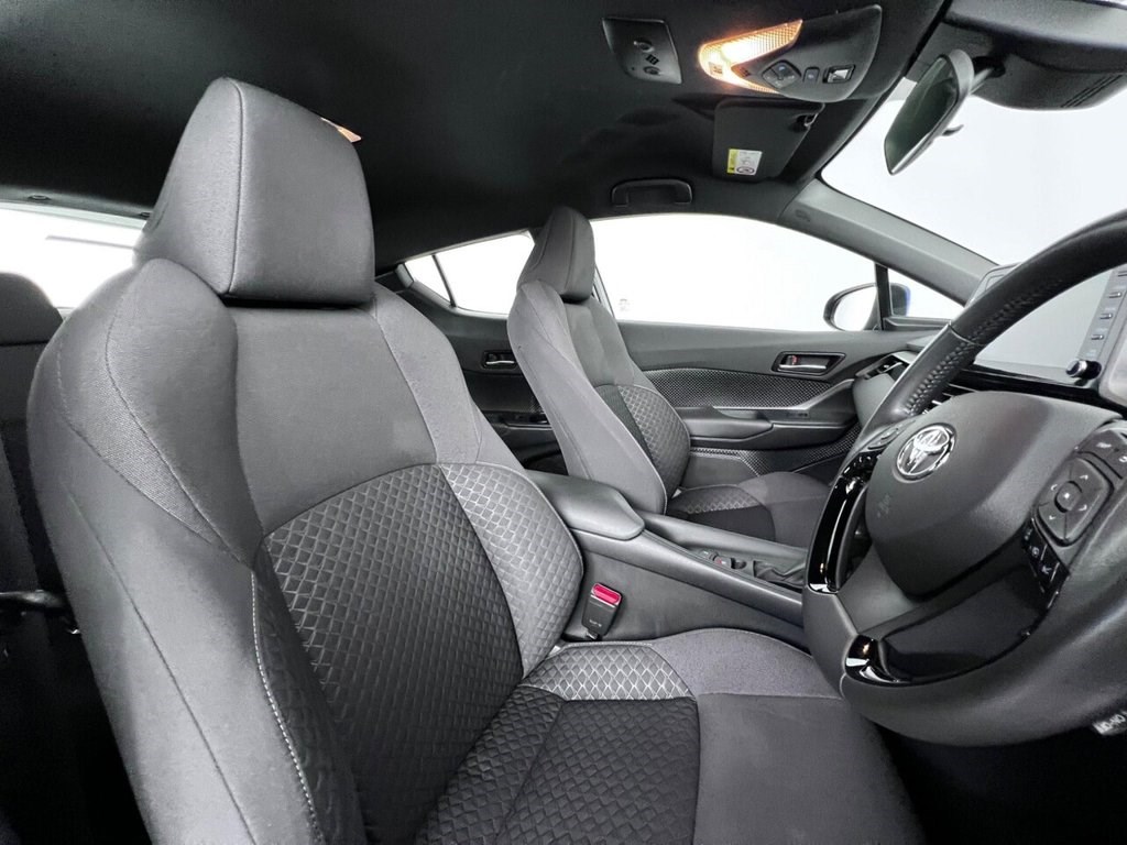 Toyota C-HR Listing Image