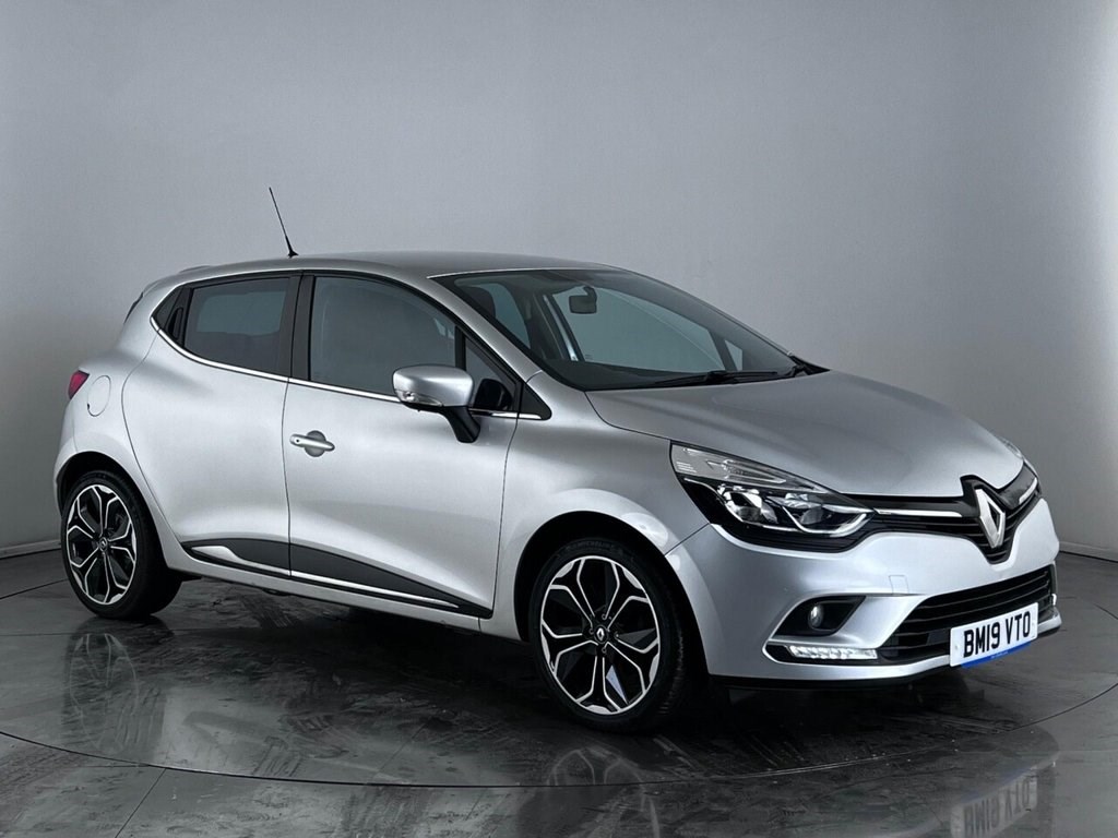 Renault Clio Listing Image