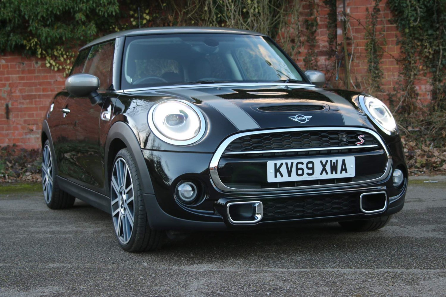 MINI Hatch Listing Image