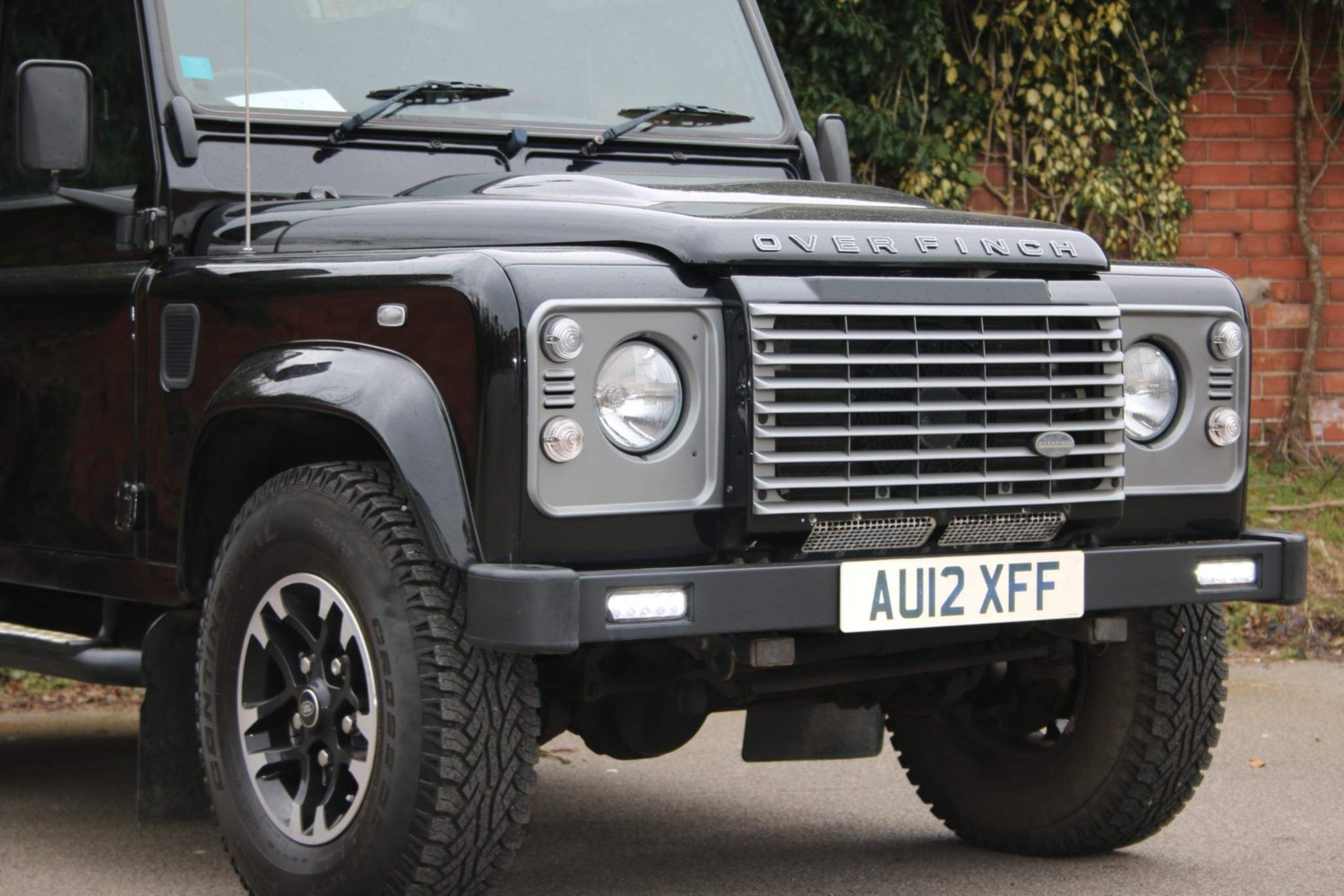 Land Rover Defender 110 Listing Image