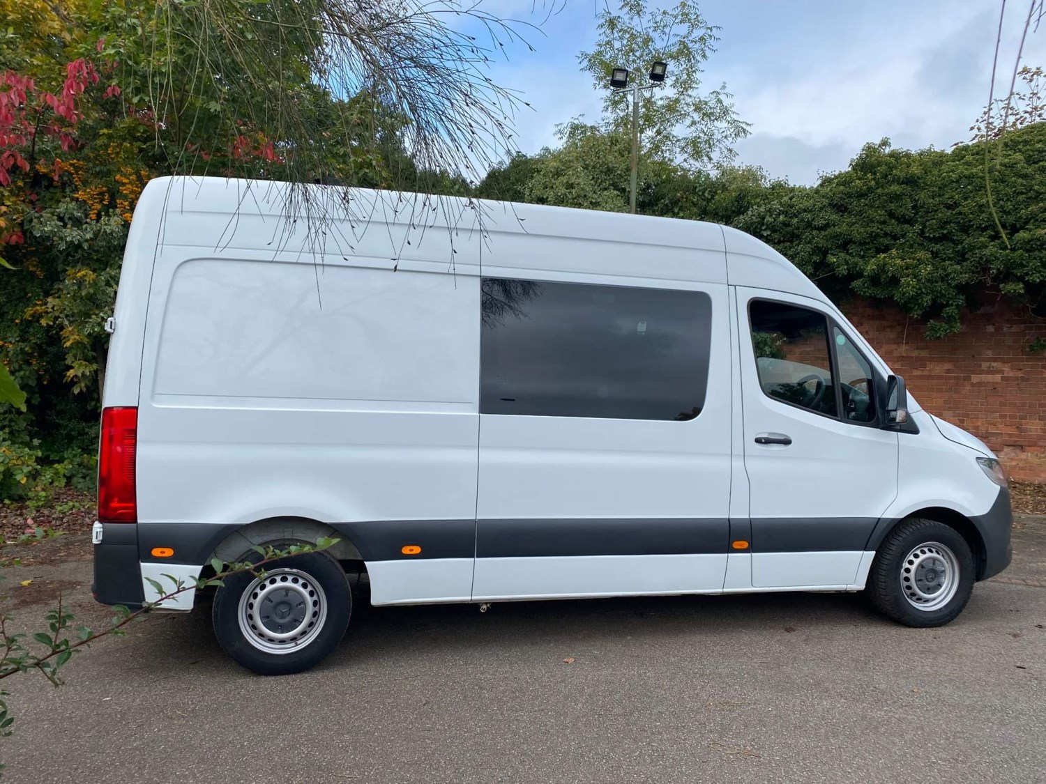 Mercedes-Benz Sprinter Listing Image