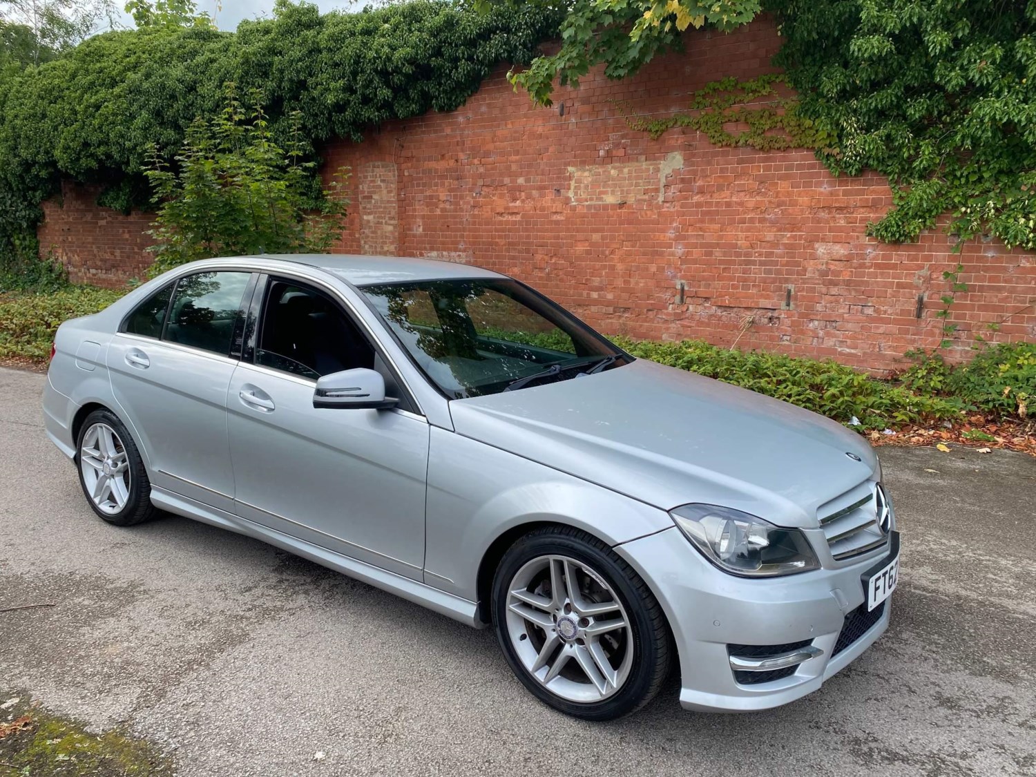 Mercedes-Benz C-Class Listing Image