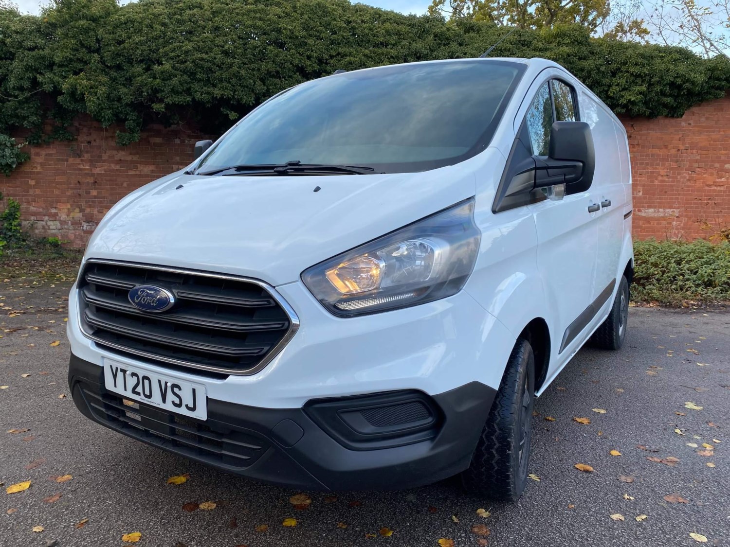 Ford Transit Custom Listing Image