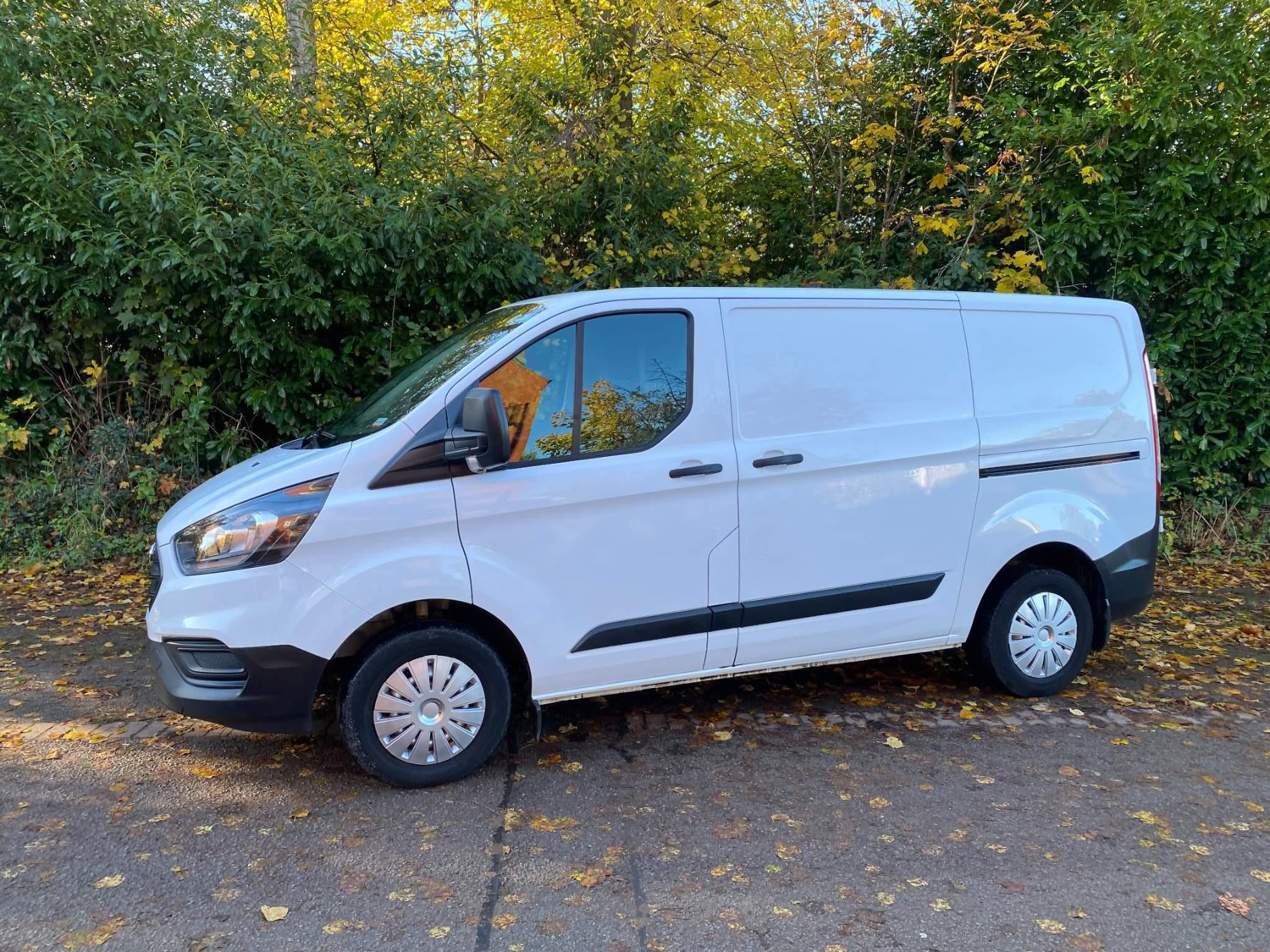 Ford Transit Custom Listing Image