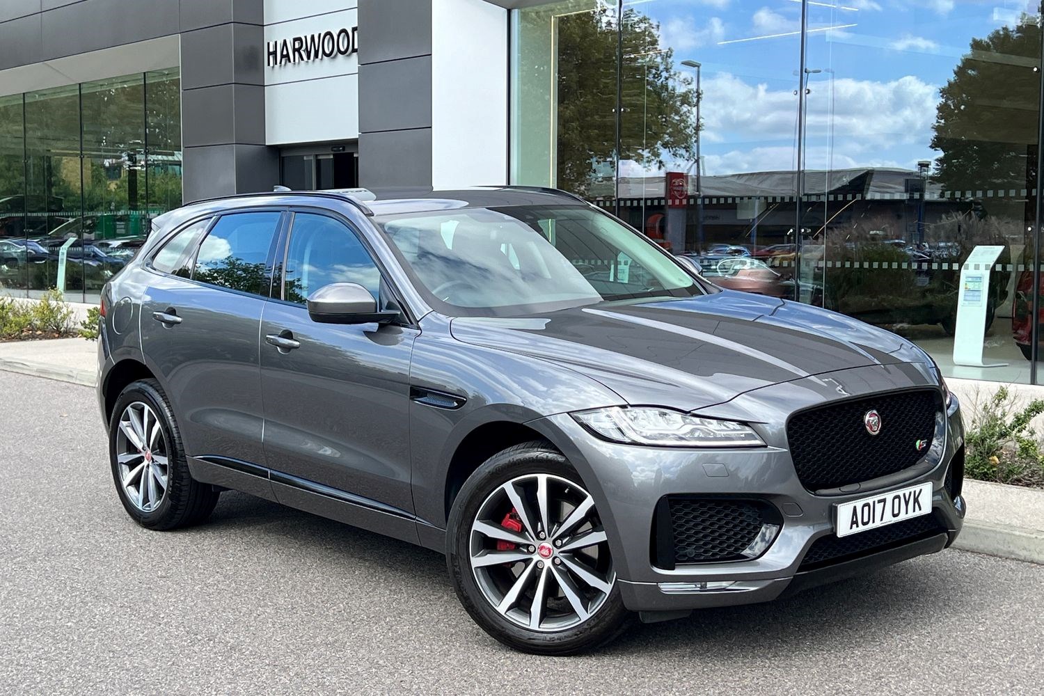 Jaguar F-PACE Listing Image