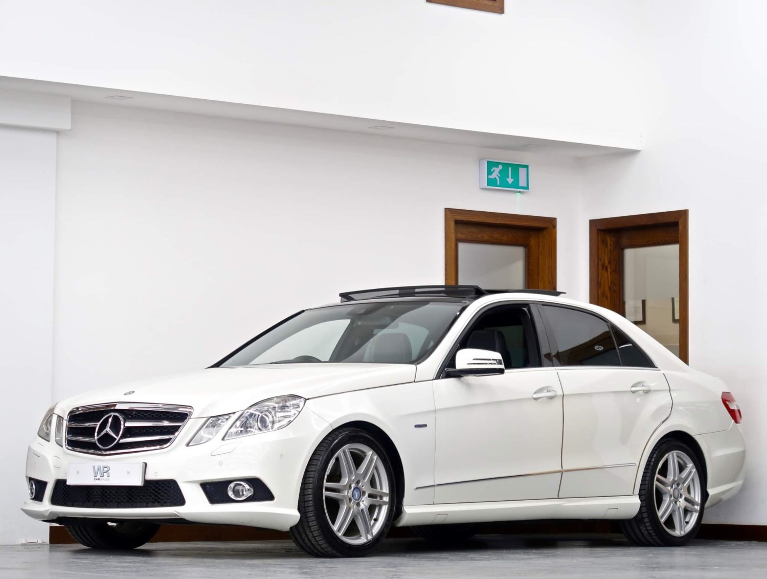 Mercedes-Benz E-Class Listing Image