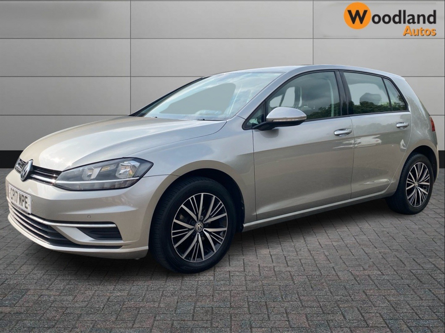 Volkswagen Golf Listing Image