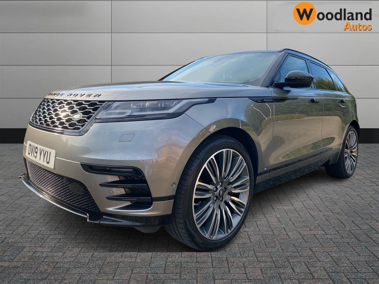 Land Rover Range Rover Velar Listing Image