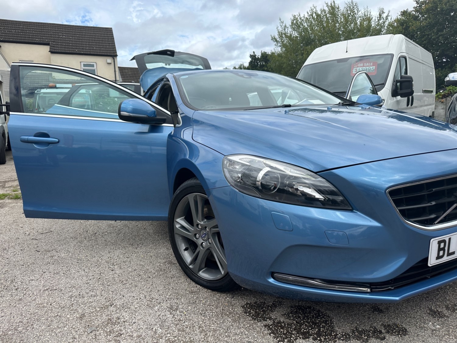 Volvo V40 Listing Image