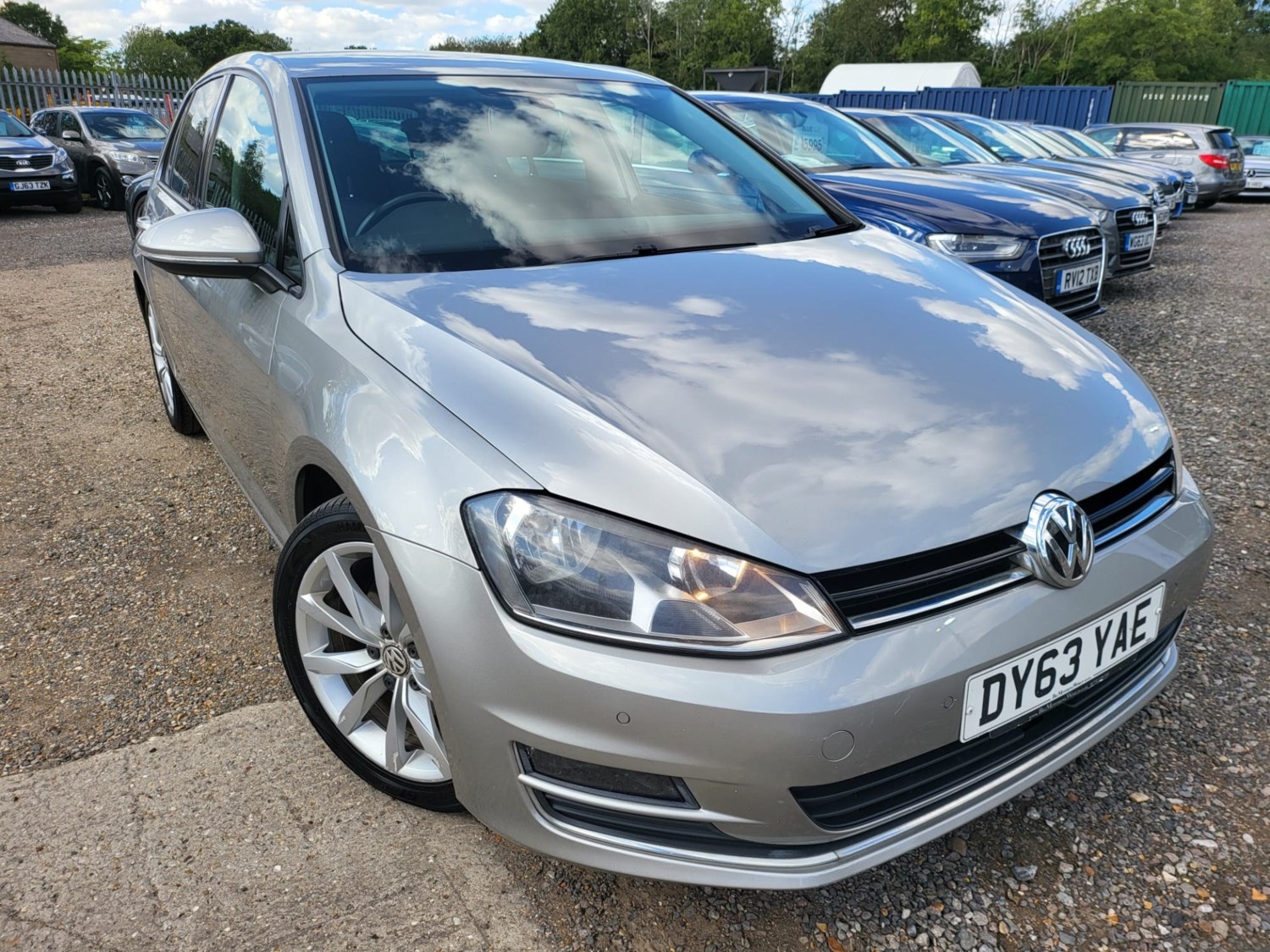 Volkswagen Golf Listing Image