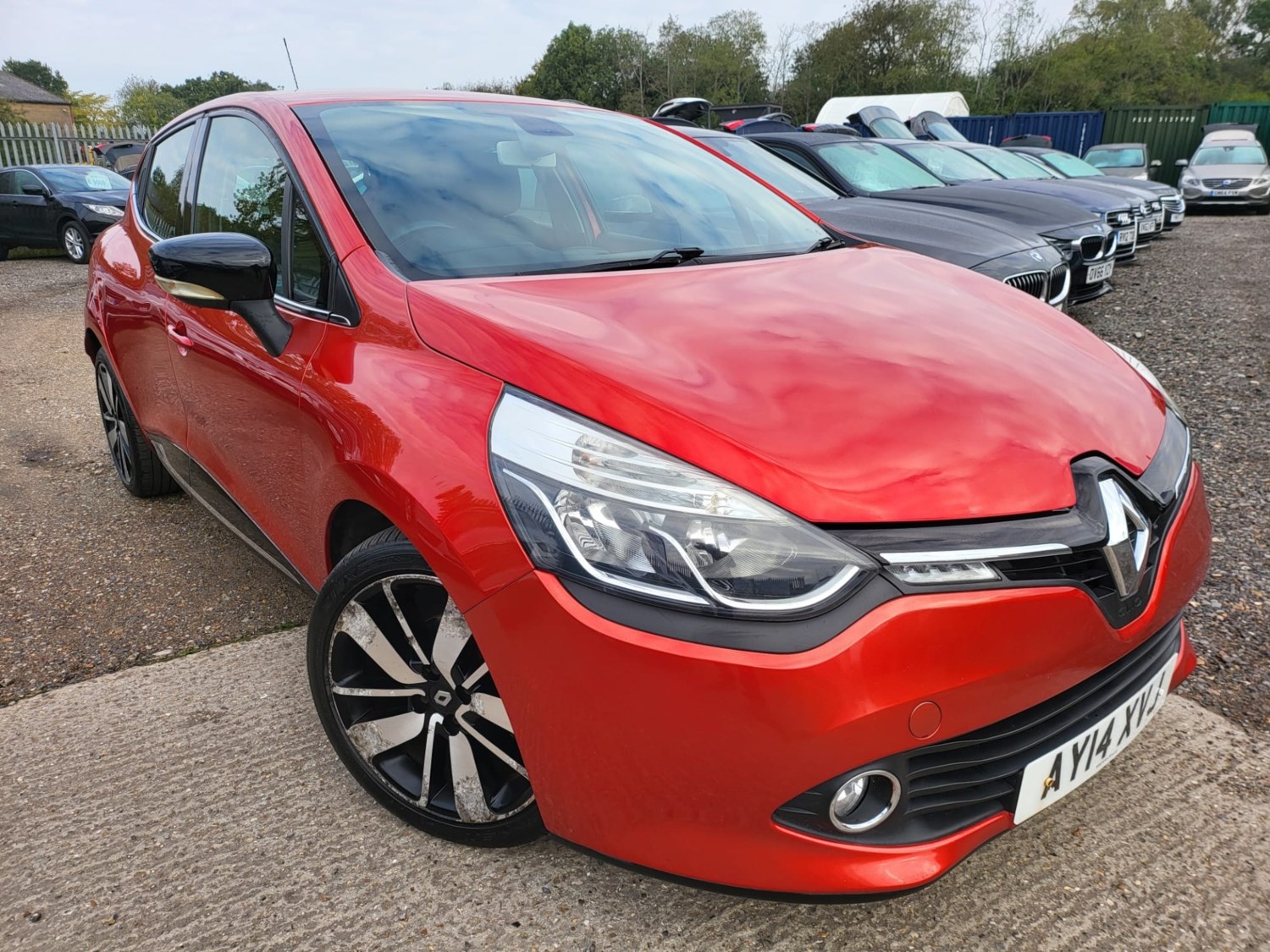 Renault Clio Listing Image