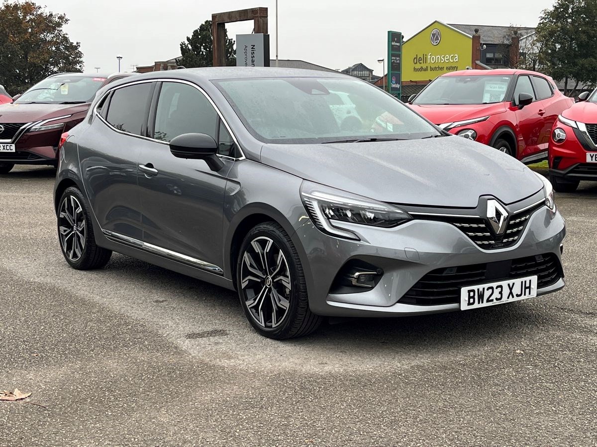 Renault Clio Listing Image