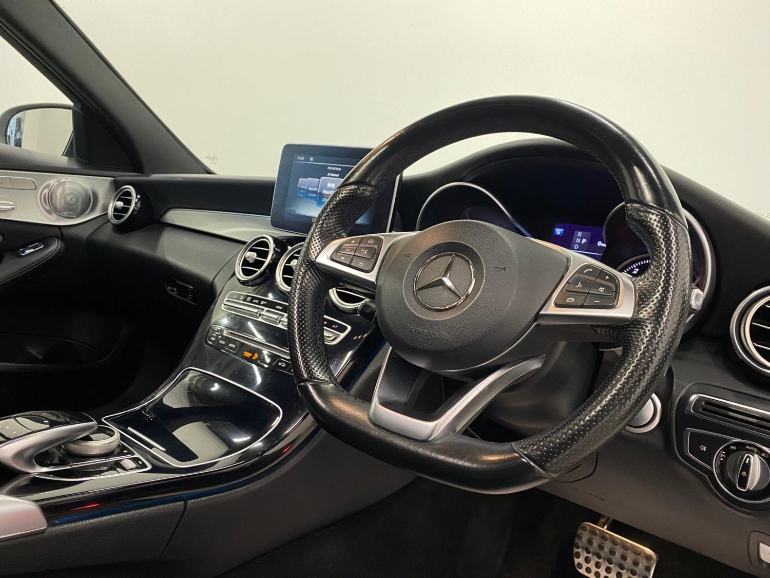 Mercedes-Benz C-Class Listing Image