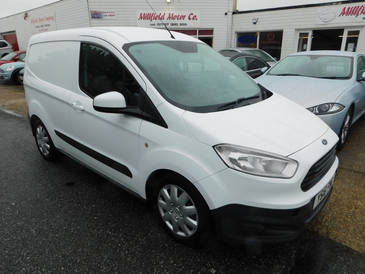 Ford Transit Courier Listing Image