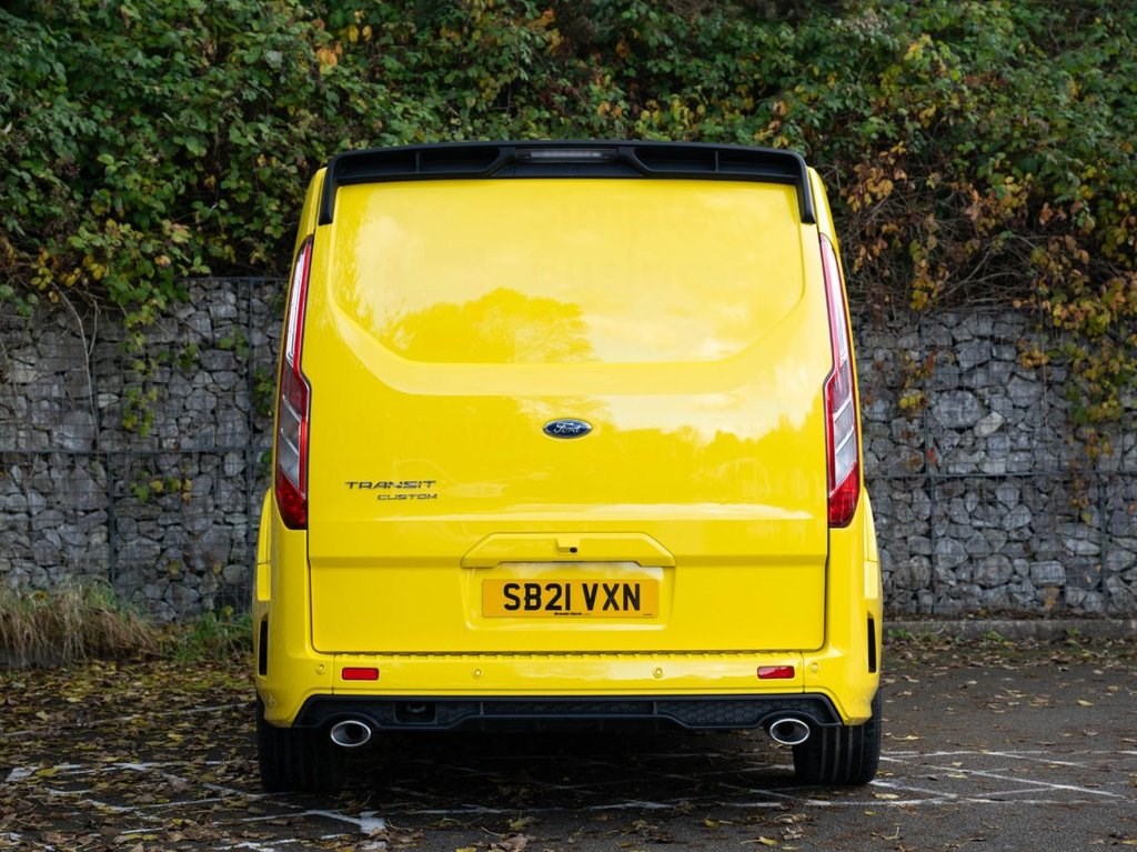 Ford Transit Custom Listing Image