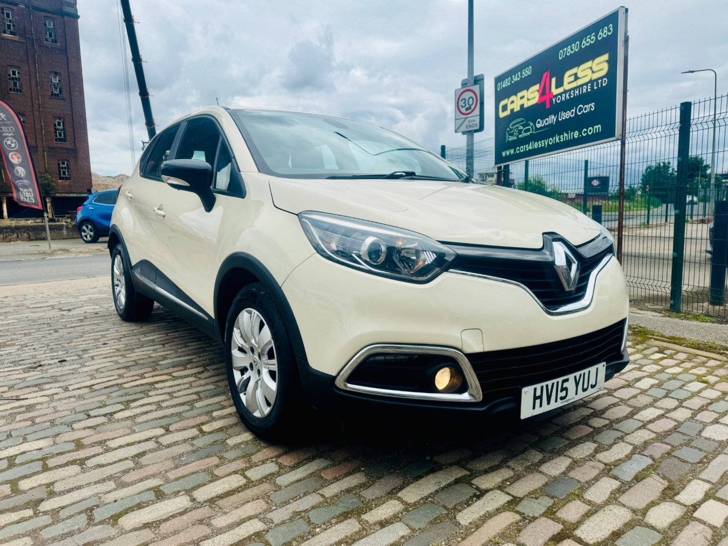 Renault Captur Listing Image