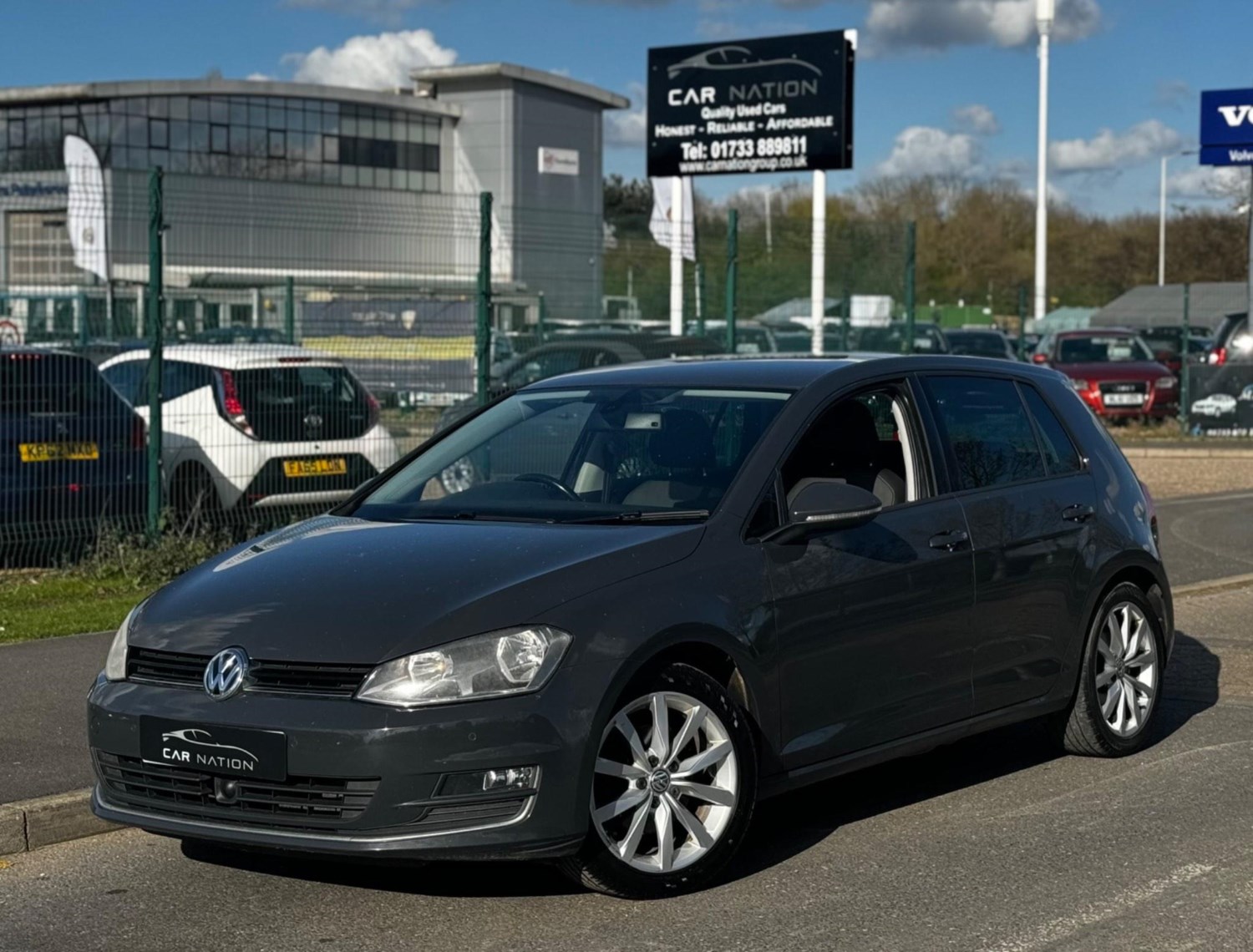 Volkswagen Golf Listing Image