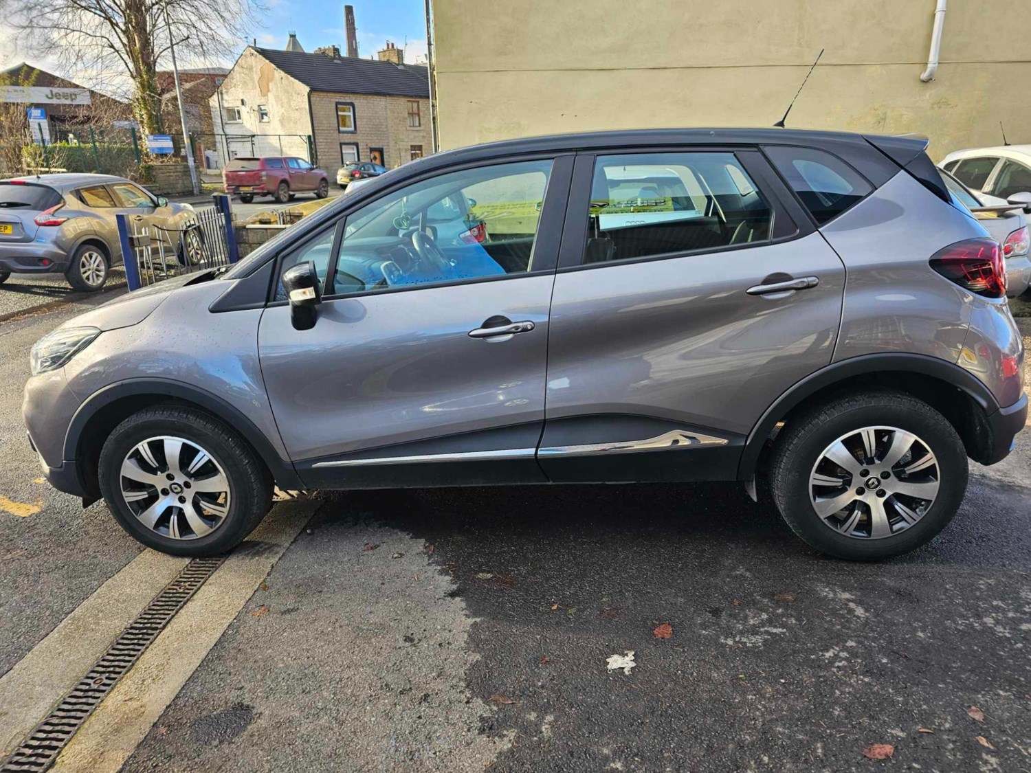 Renault Captur Listing Image