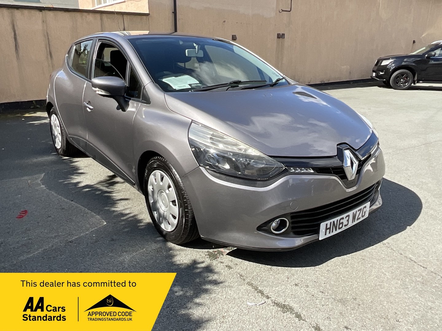 Renault Clio Listing Image