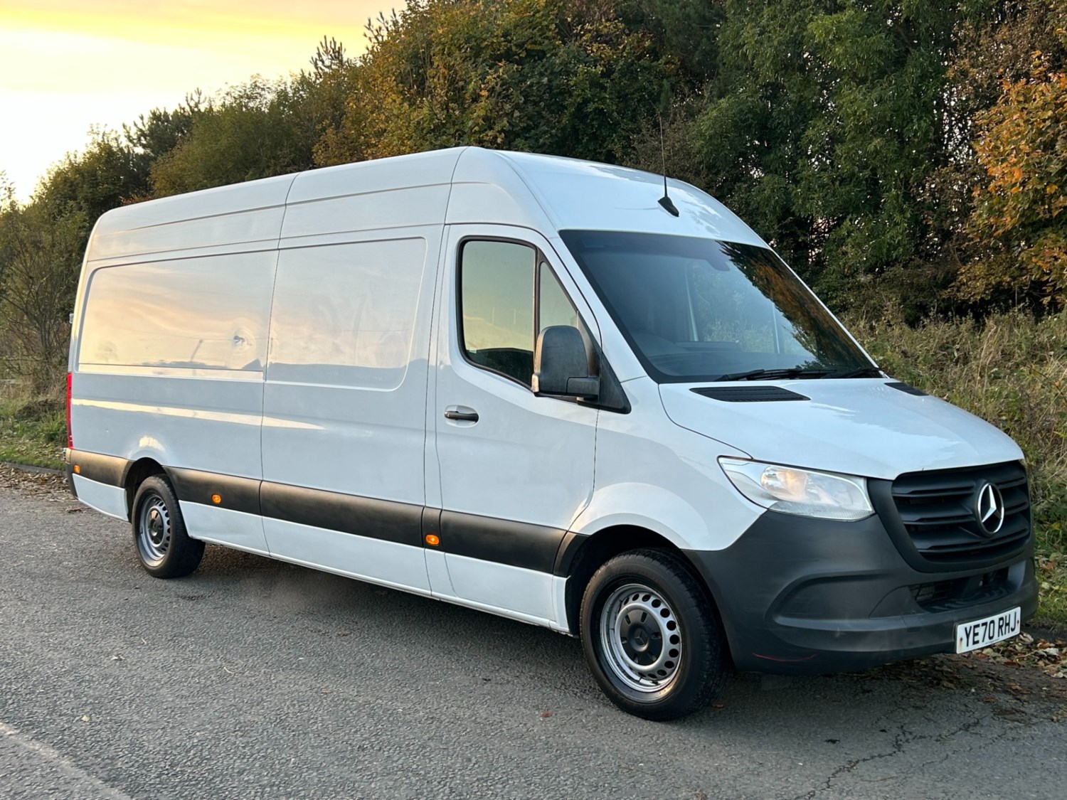 Mercedes-Benz Sprinter Listing Image