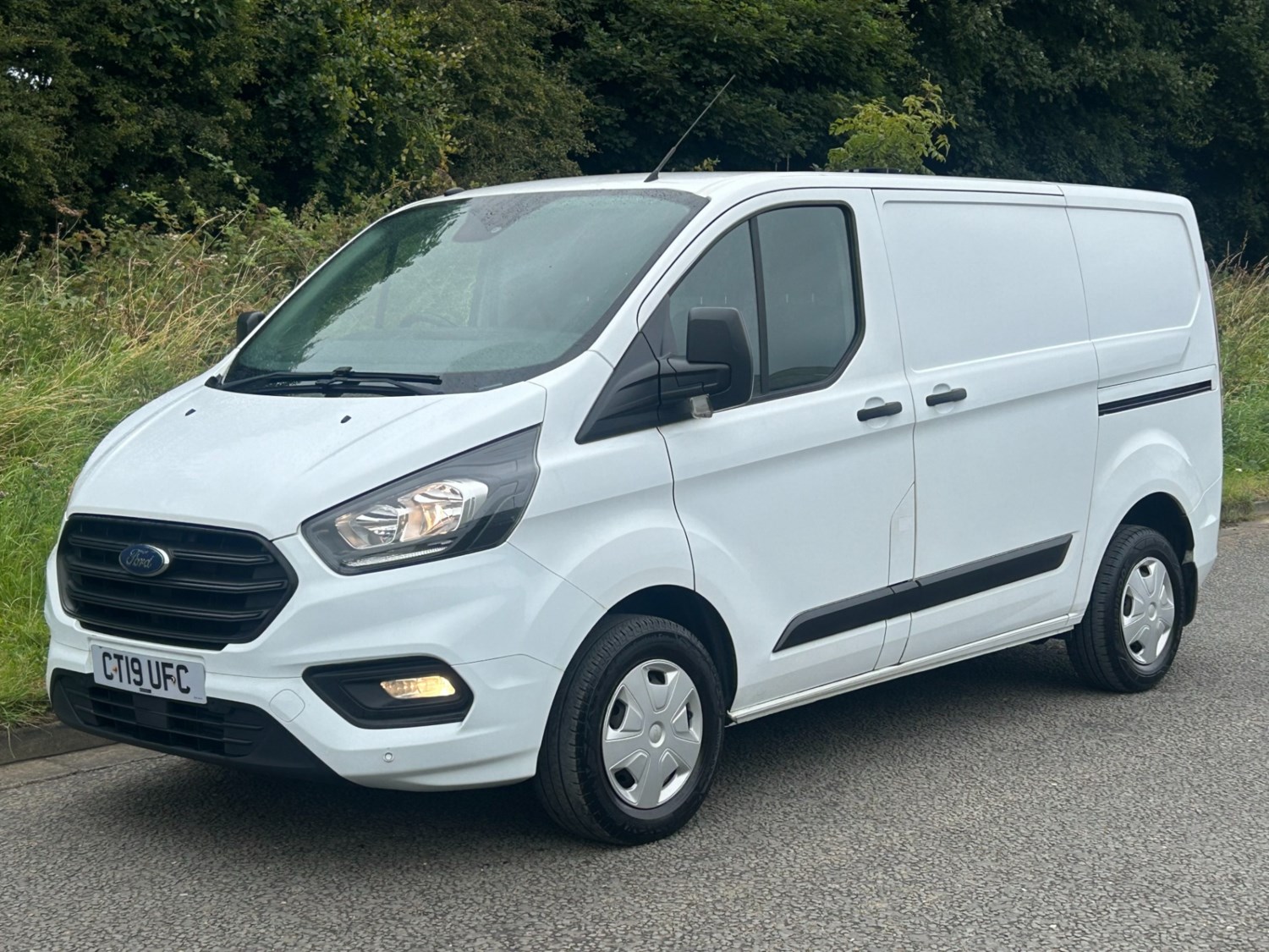 Ford Transit Custom Listing Image