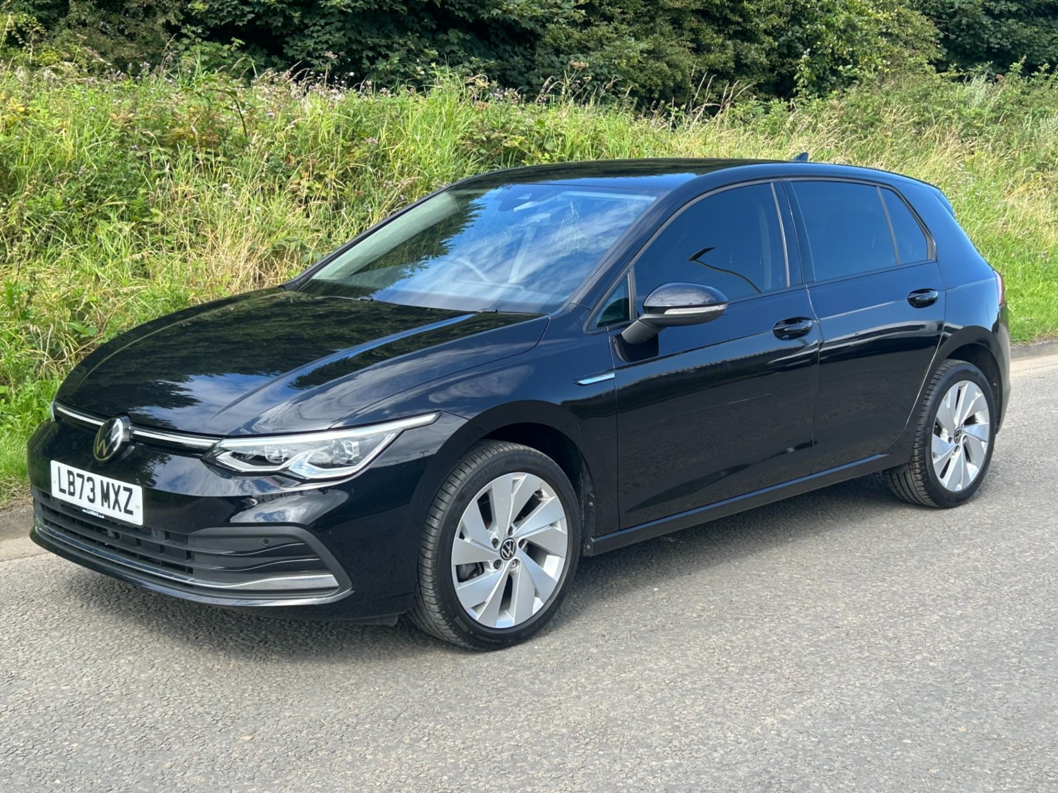 Volkswagen Golf Listing Image