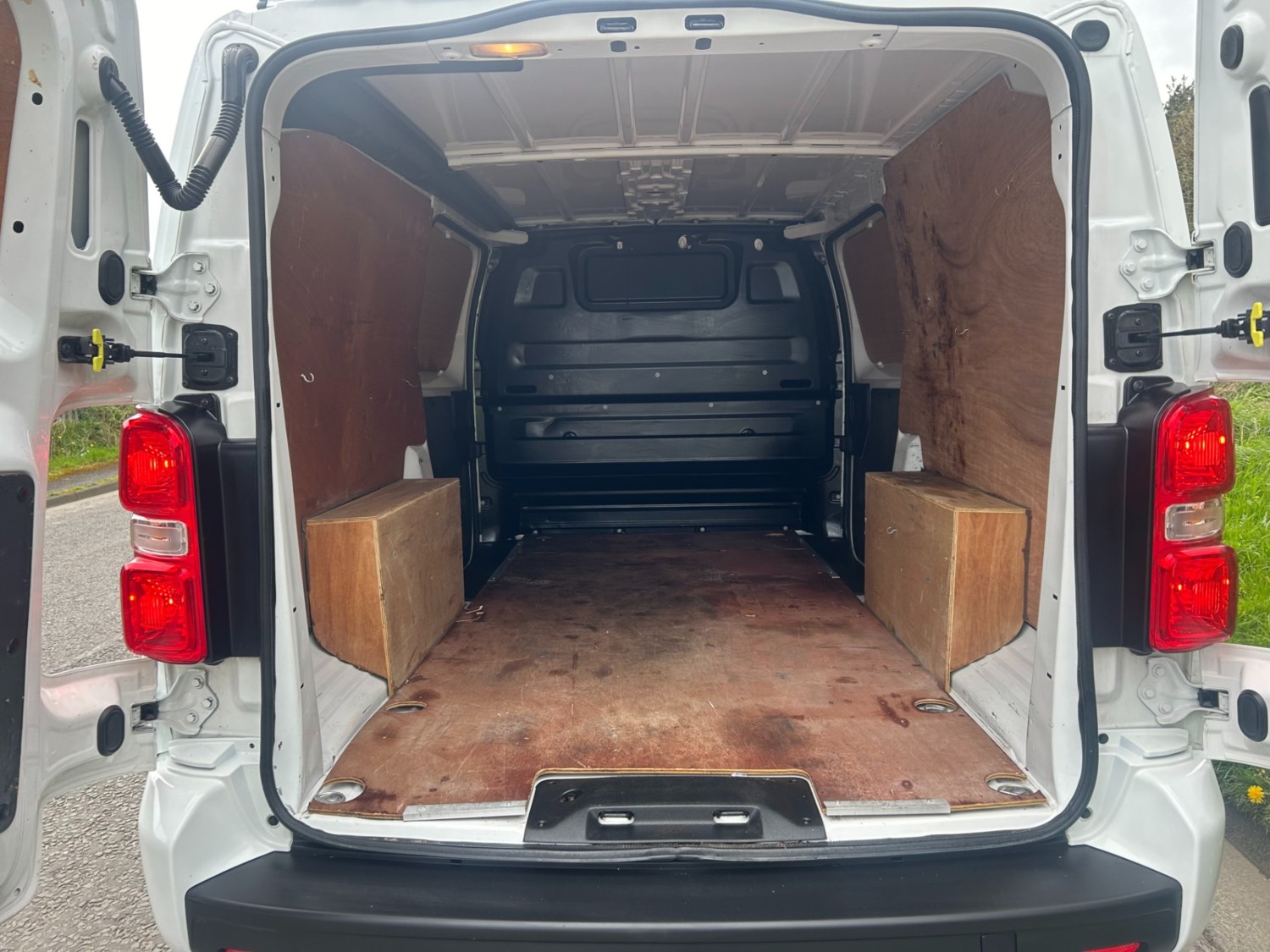 Vauxhall Vivaro Listing Image