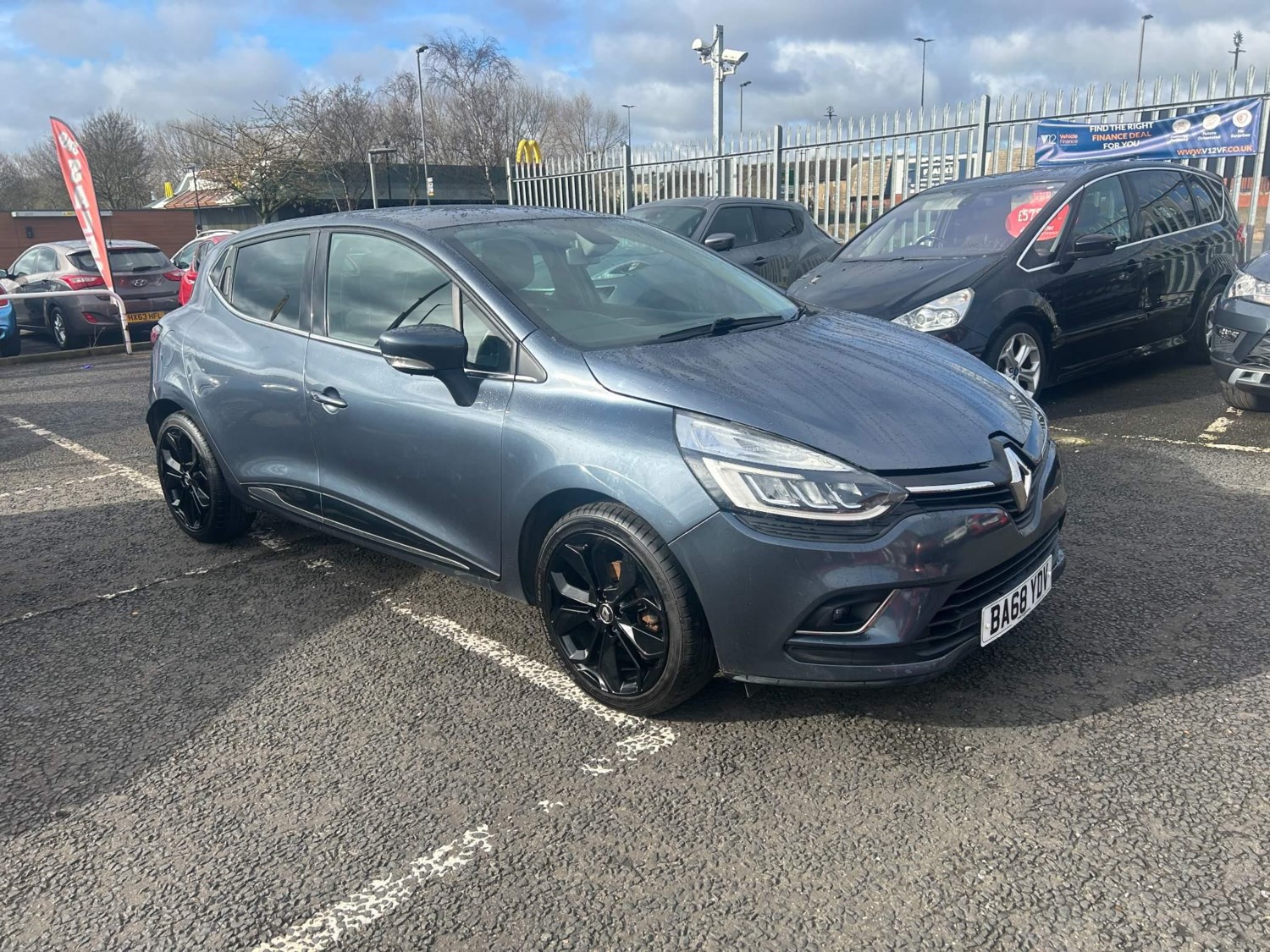 Renault Clio Listing Image