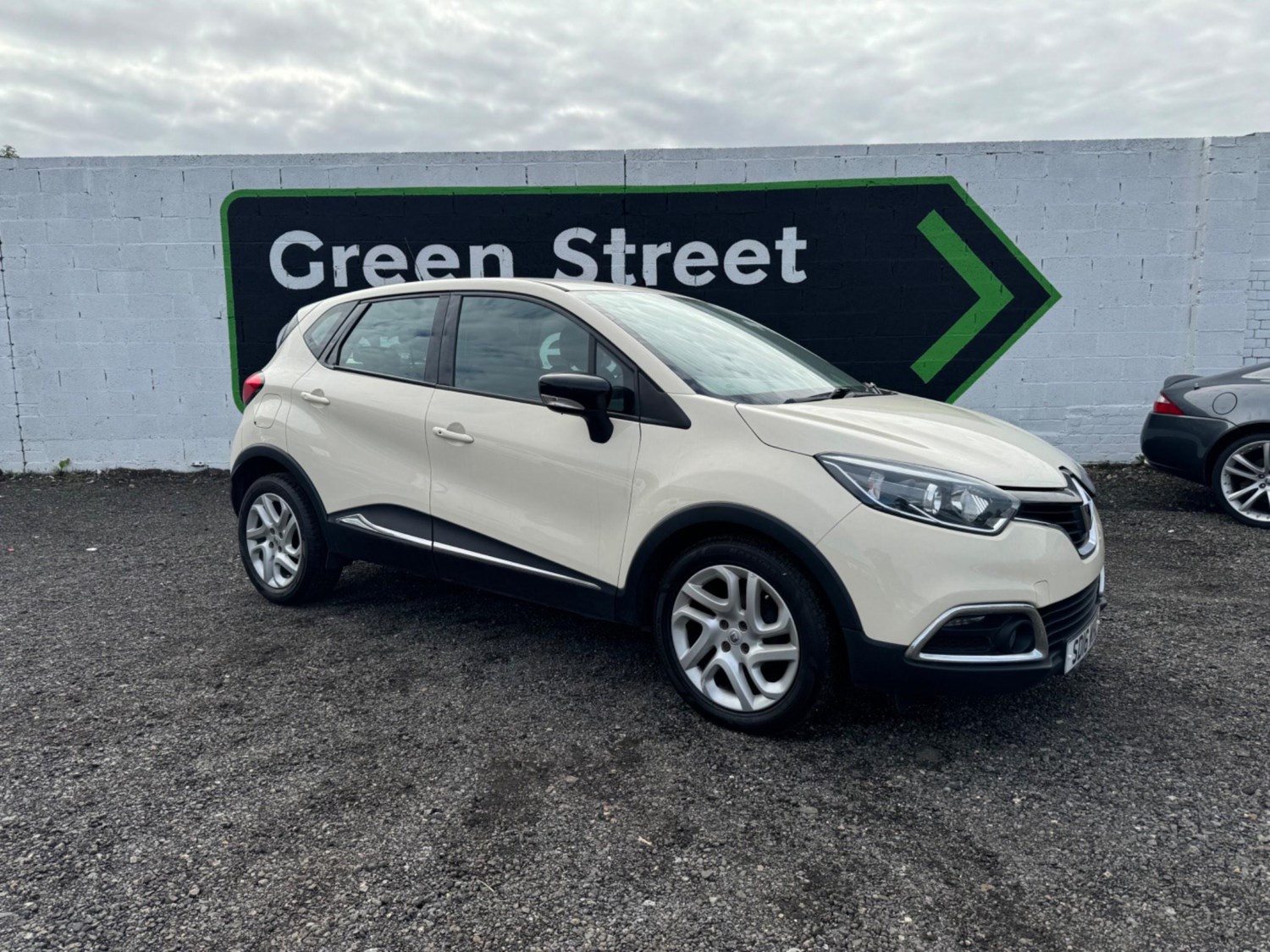 Renault Captur Listing Image