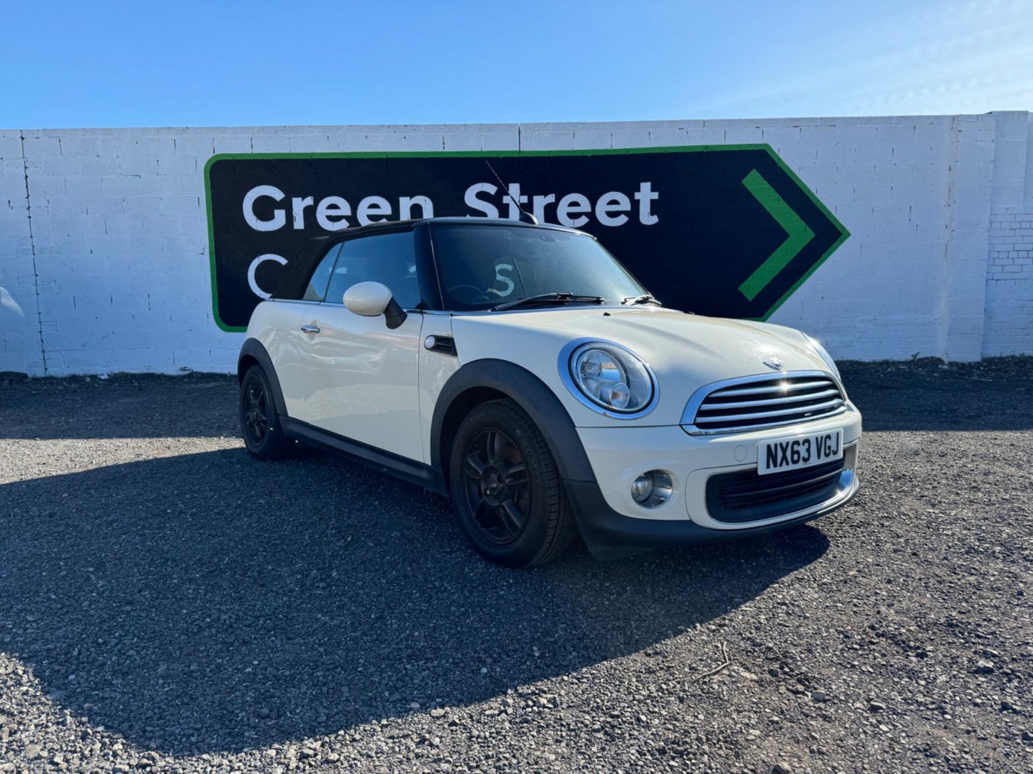 MINI Convertible Listing Image