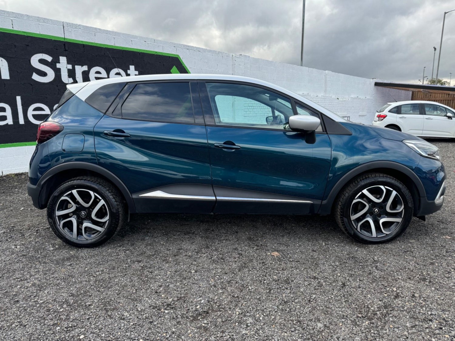 Renault Captur Listing Image