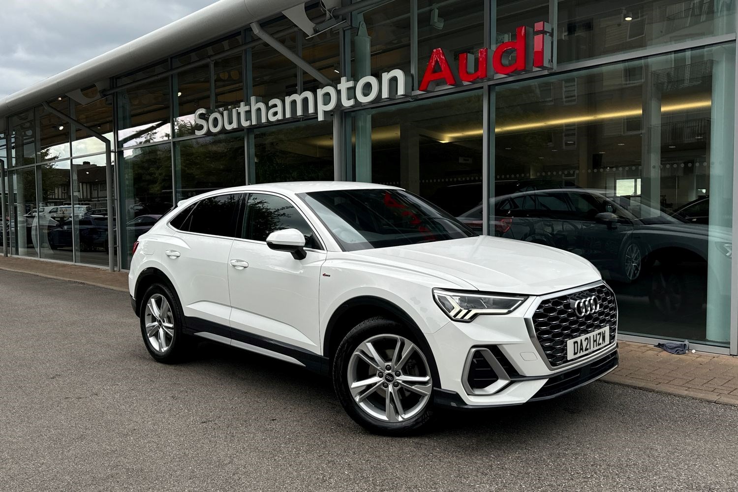 Audi Q3 Listing Image