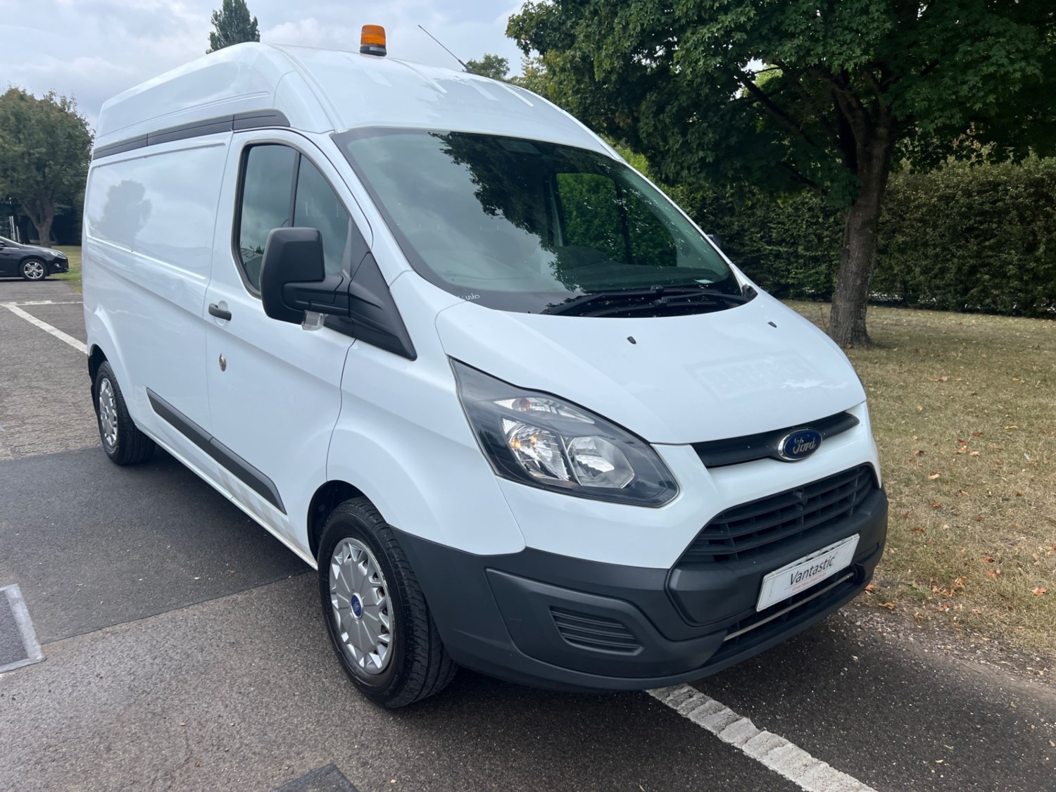 Ford Transit Custom Listing Image