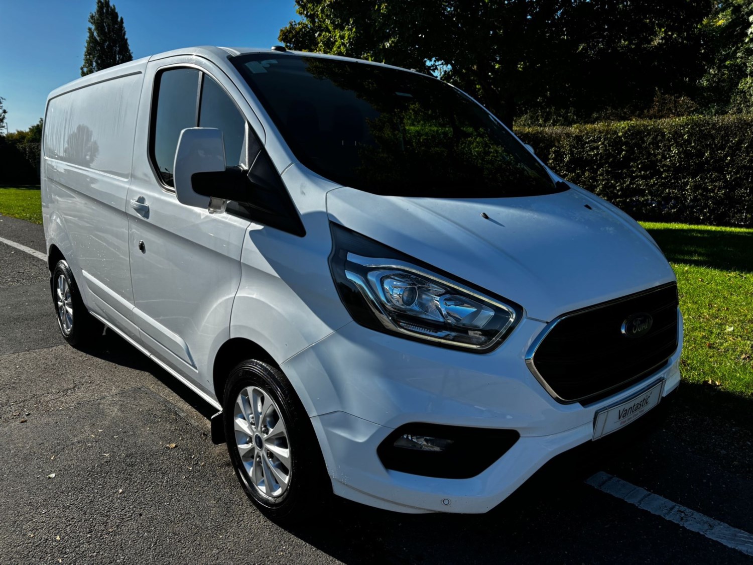 Ford Transit Custom Listing Image