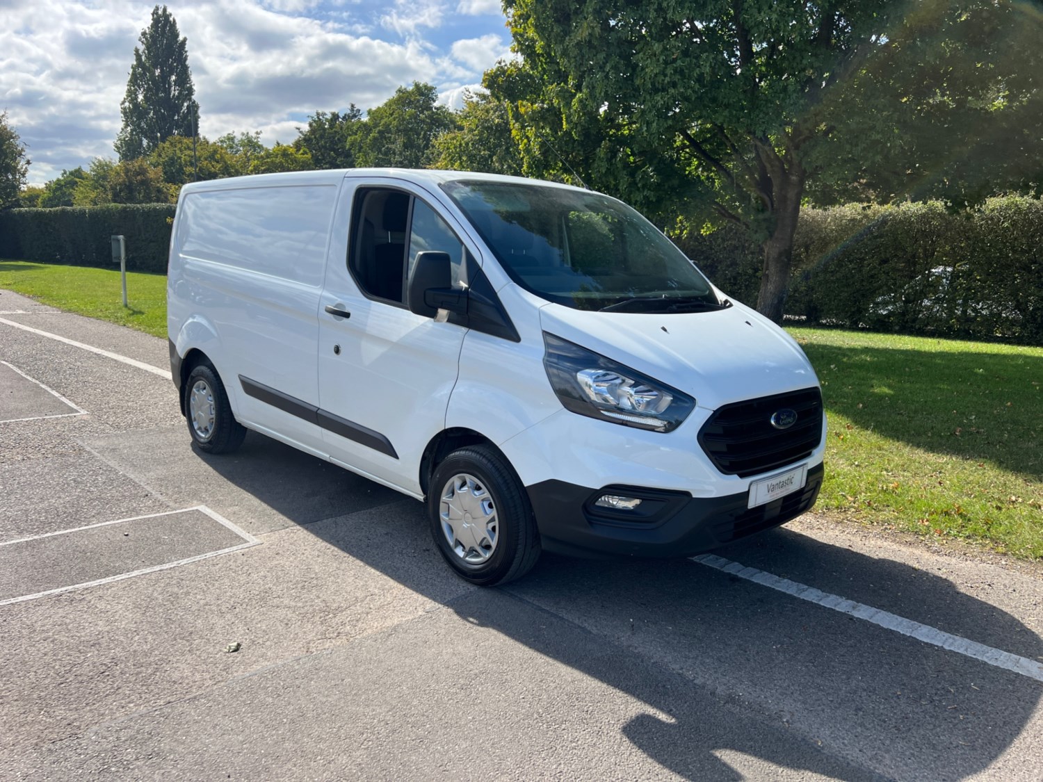 Ford Transit Custom Listing Image