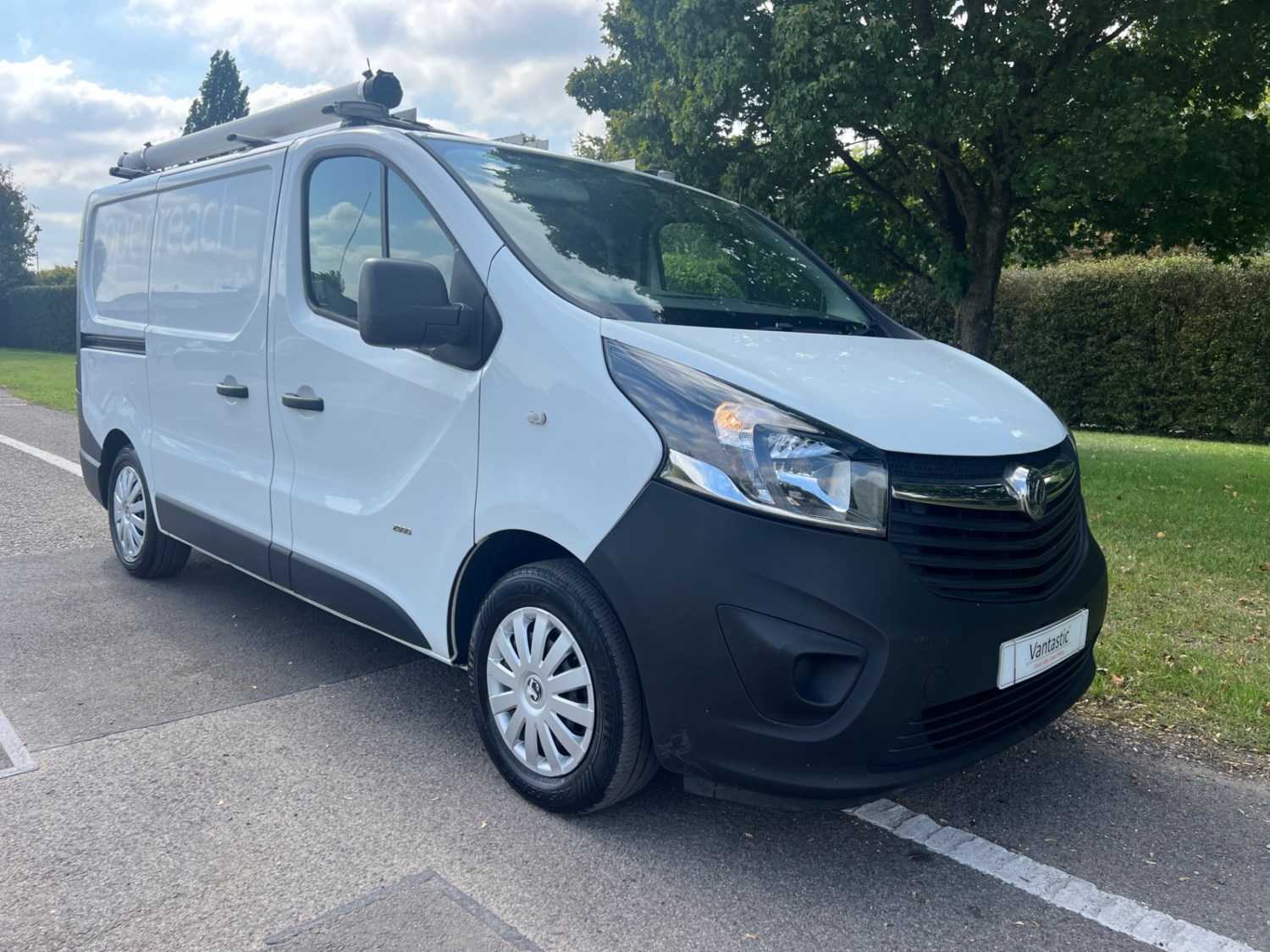 Vauxhall Vivaro Listing Image