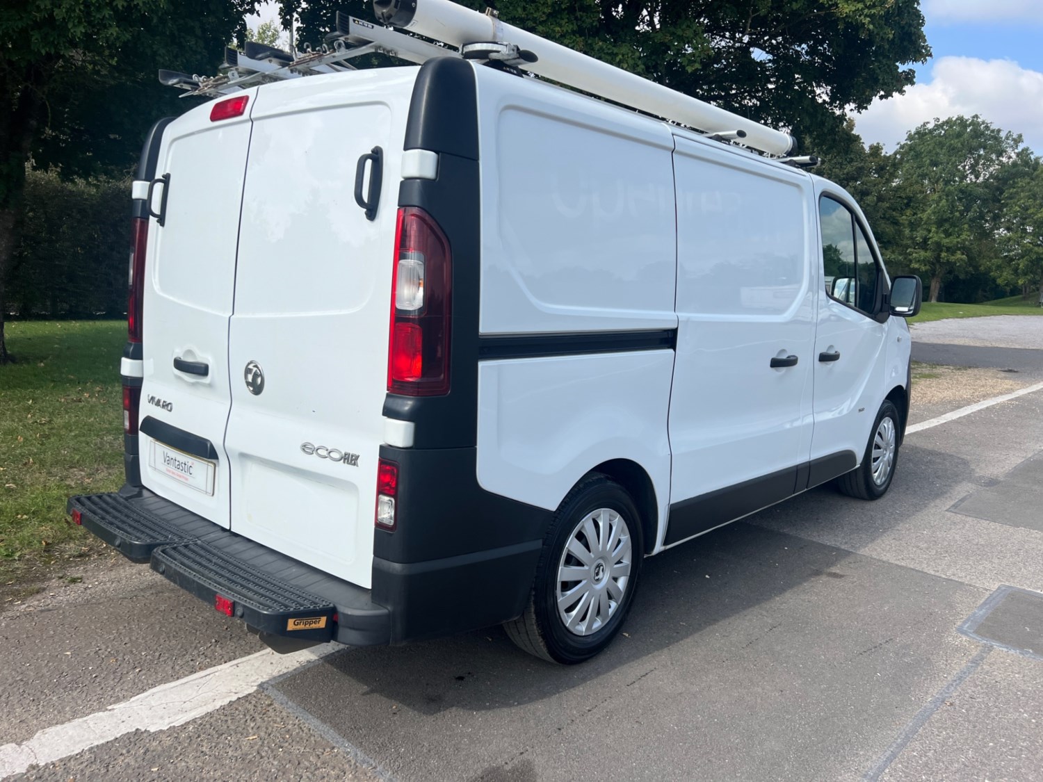 Vauxhall Vivaro Listing Image