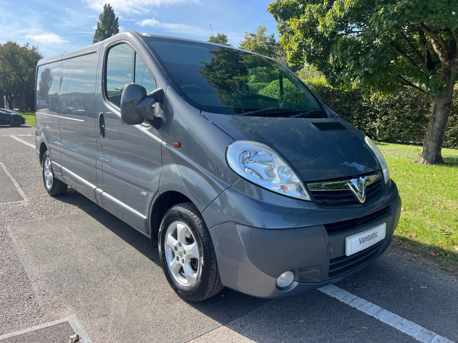 Vauxhall Vivaro Listing Image