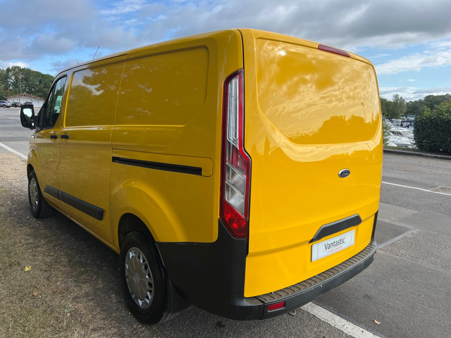 Ford Transit Custom Listing Image