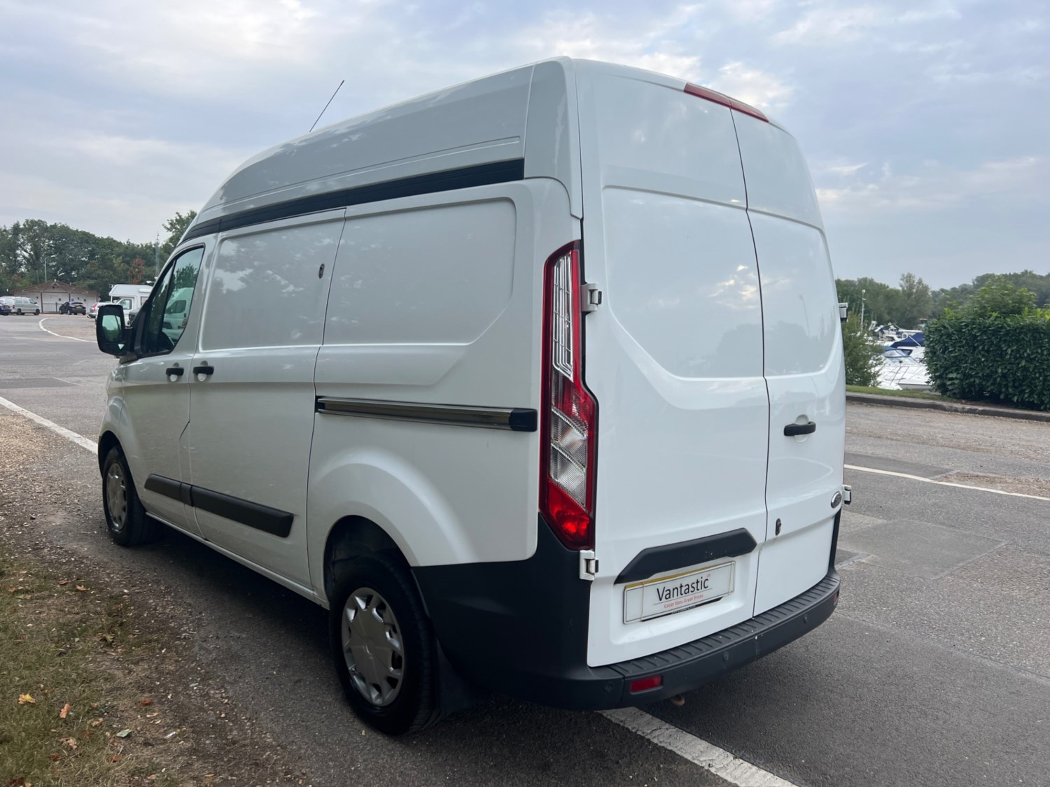 Ford Transit Custom Listing Image