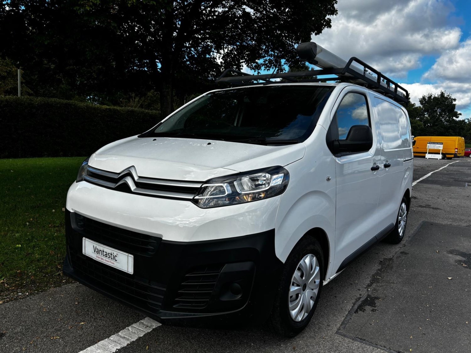 Citroen Dispatch Listing Image