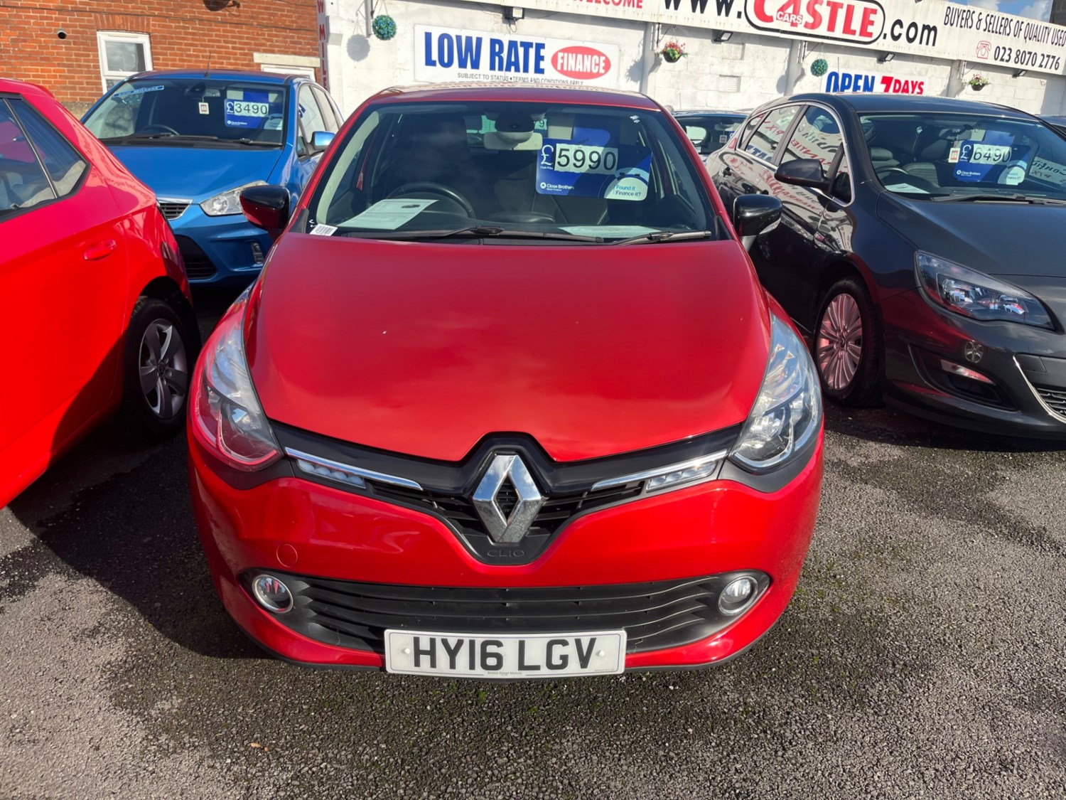 Renault Clio Listing Image