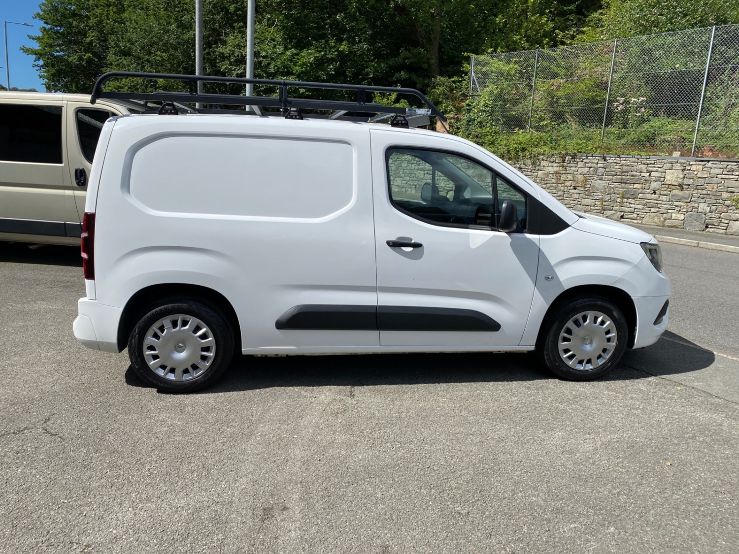 Vauxhall Combo Listing Image