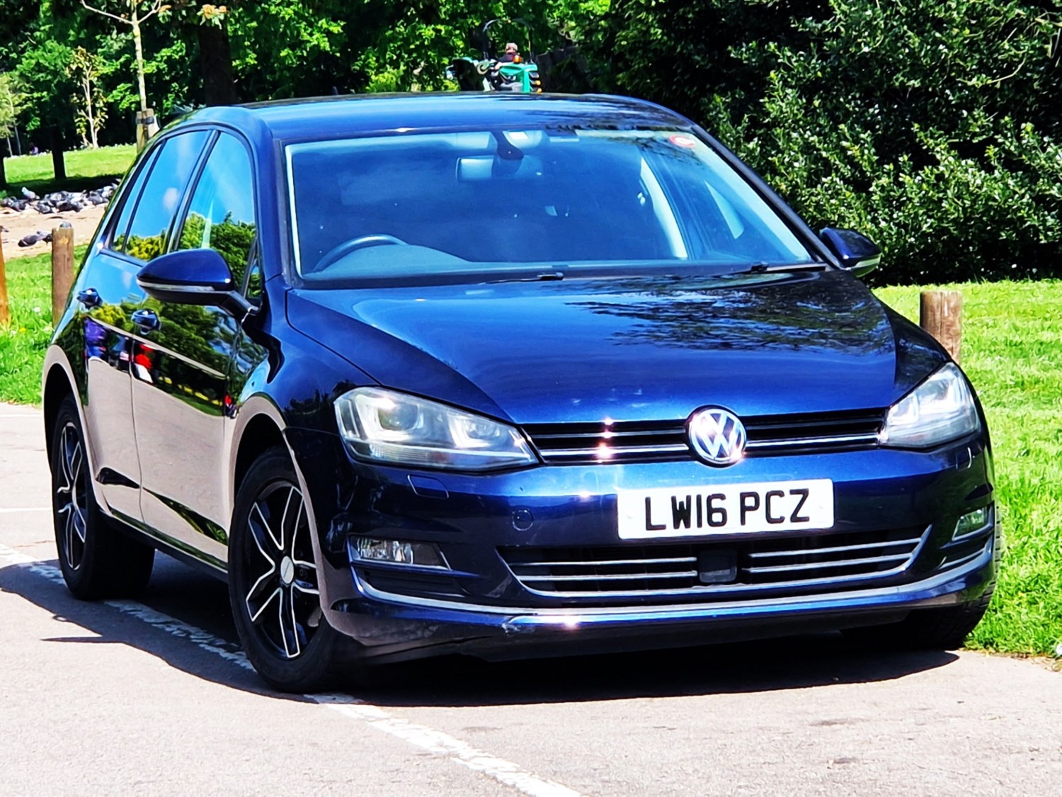 Volkswagen Golf Listing Image