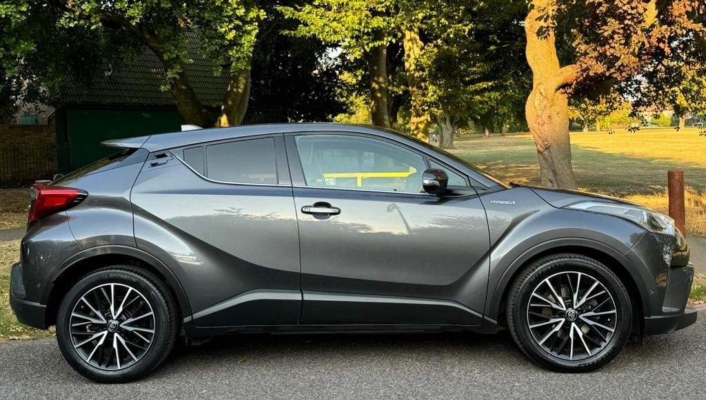 Toyota C-HR Listing Image