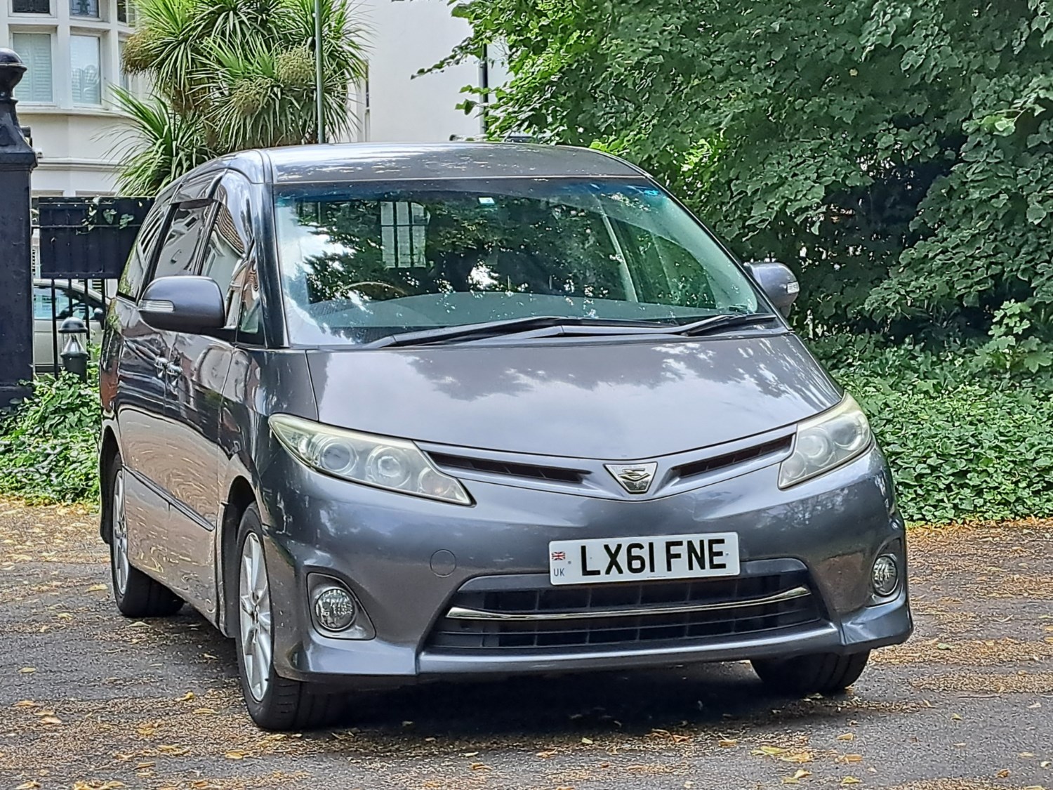 Toyota Estima Listing Image