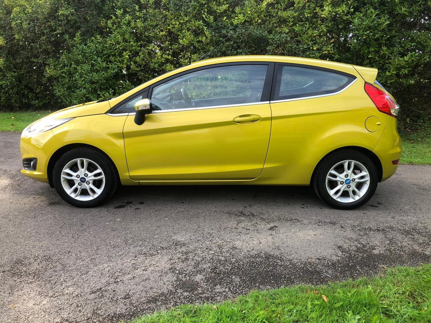 Ford Fiesta Listing Image