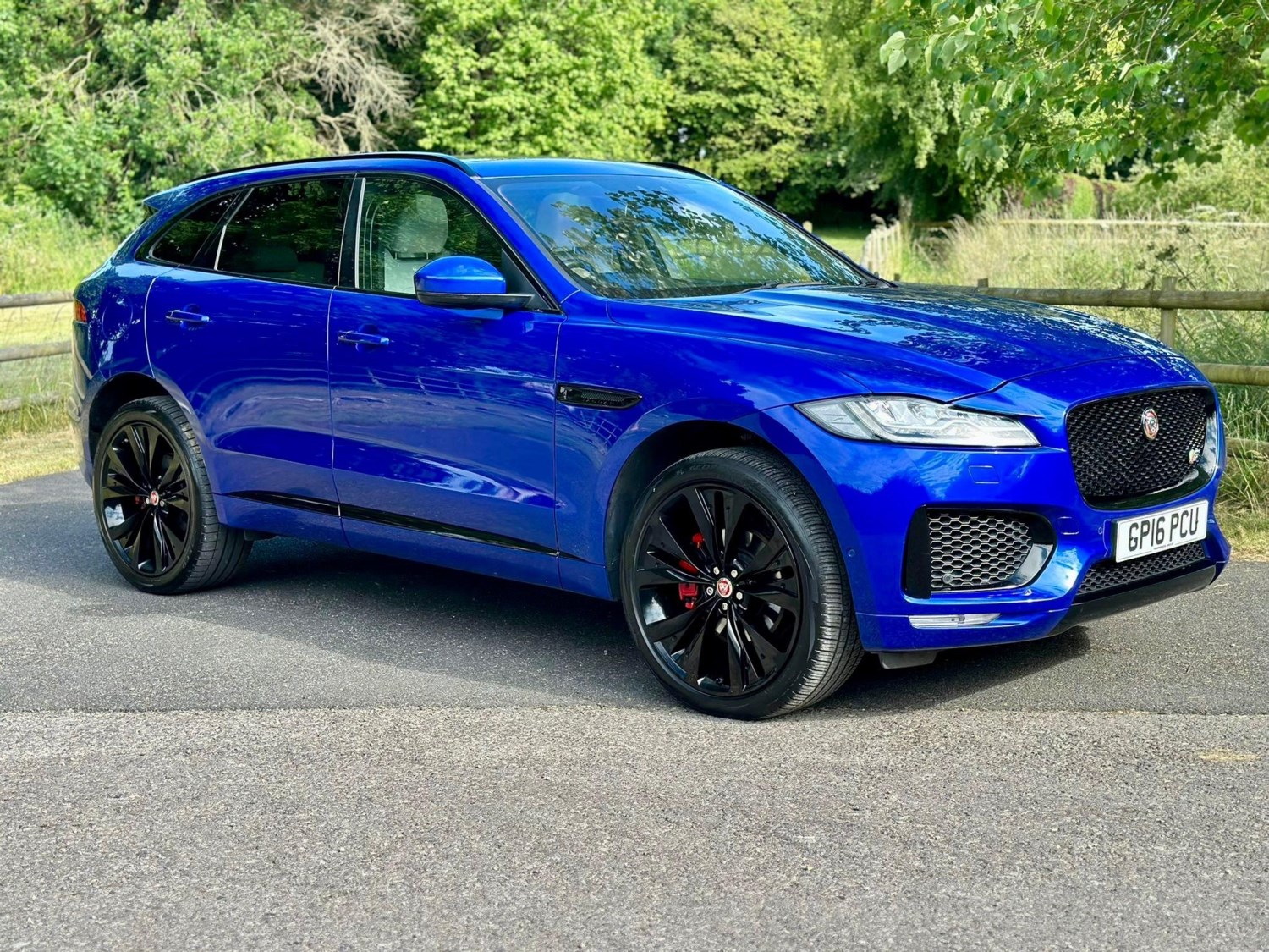 Jaguar F-PACE Listing Image